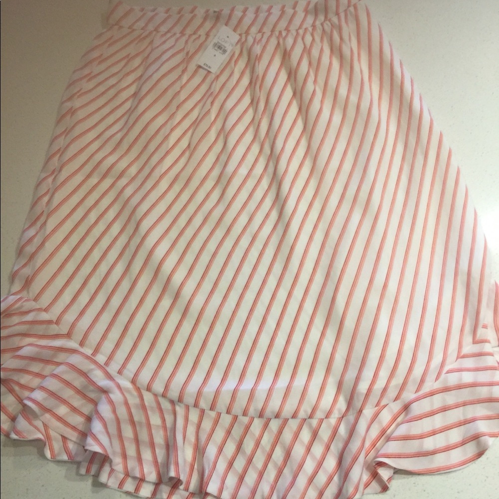 NWt knee length Loft Size 8 Ruffle at bottom skirt